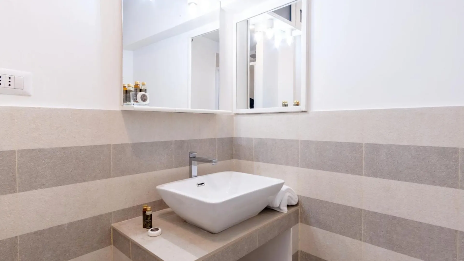 Elegantis Monti Suite Apartment Rome