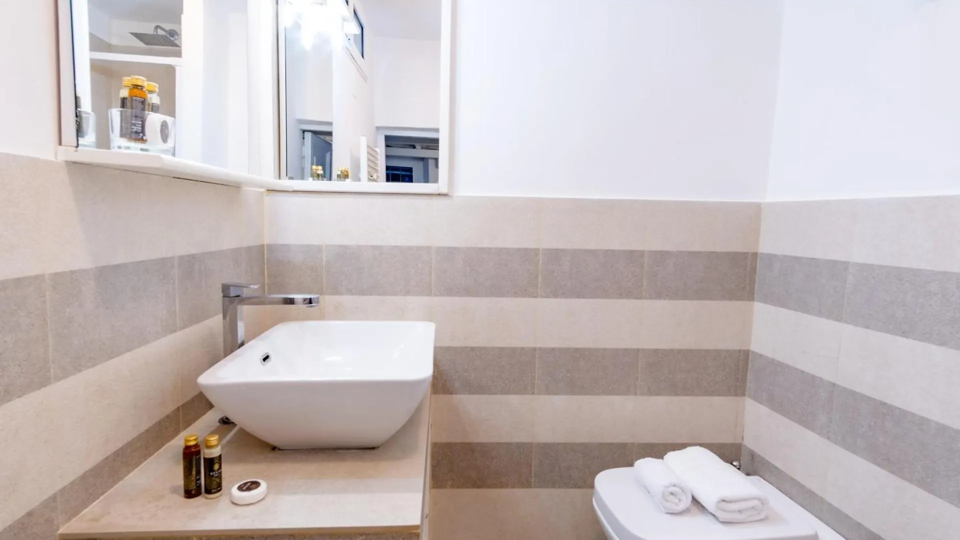 Elegantis Monti Suite Apartment Rome 0*,